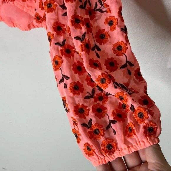 🌸FREE PEOPLE Coral Floral Embroidered boho Peasant blouse Top Med - Picture 7 of 9